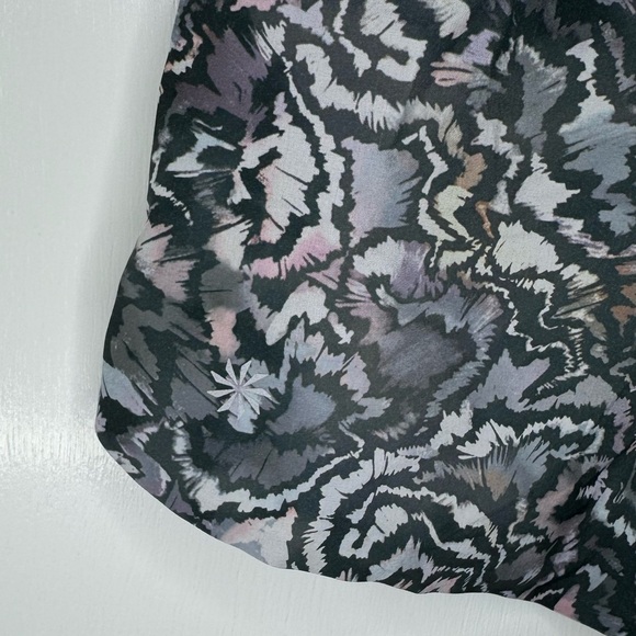 Athleta Crossroads Shorts in Sumo Marble - Picture 7 of 9